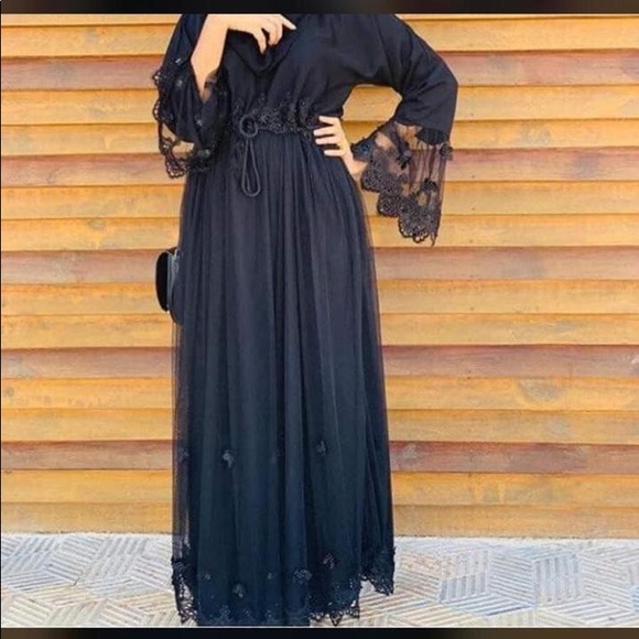 It's a New abaya the colour is black. - Picture 4 of 4